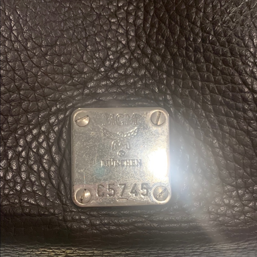 Elegant MCM BROWN CHOCOLATE Leather Handbag - Picture 2 of 7